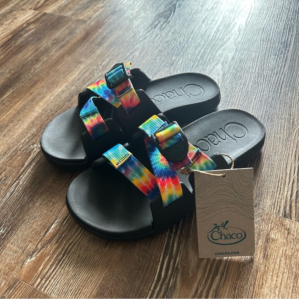 NWT! Chaco Kid’s Chillos Dark Tie Dye Sandals! Size 4